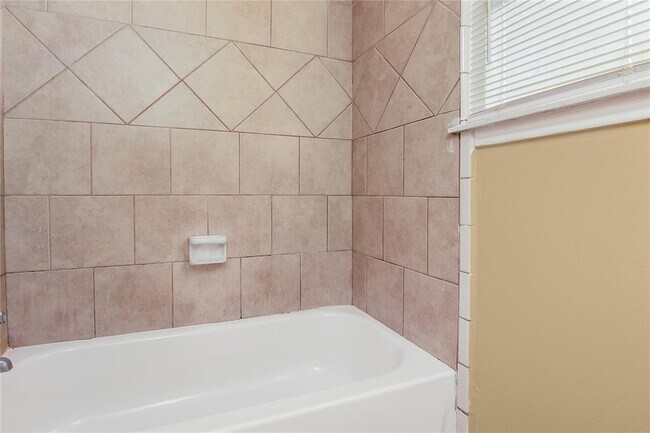 Building Photo - 12223 W Village Dr