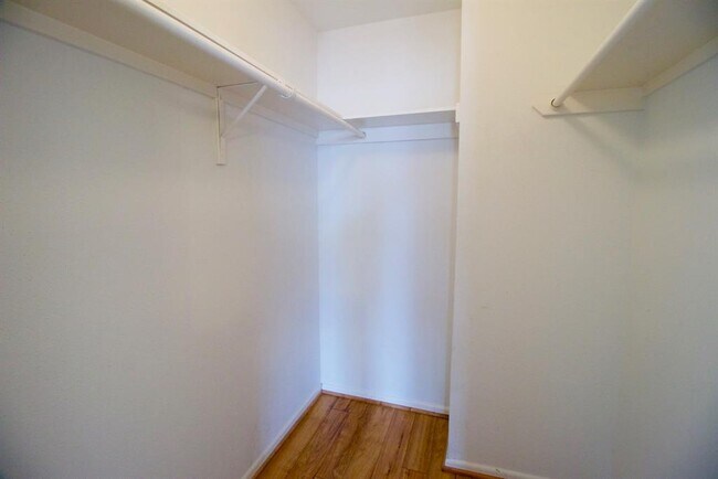 Building Photo - 5929 Queensloch Dr