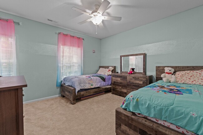 Building Photo - 2114 Redgate Dr
