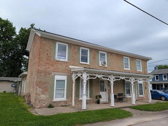 Building Photo - 304 W Walnut Ln