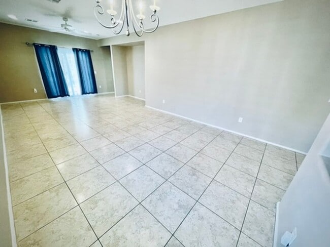 Building Photo - Beautiful Upgraded, single story home in a...