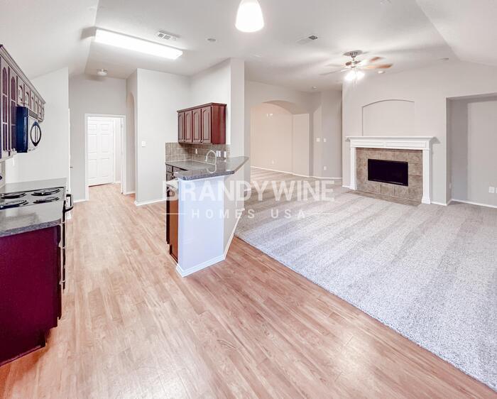 Building Photo - 806 Christine Dr