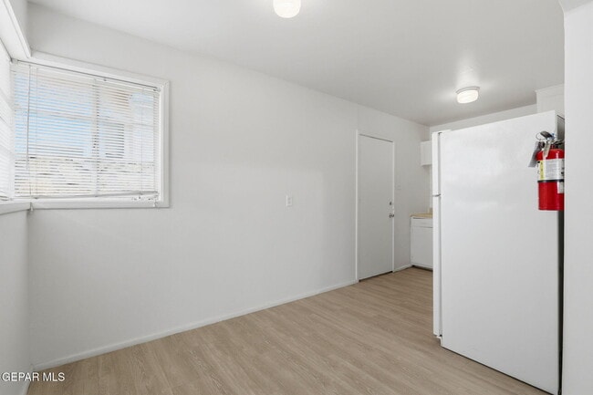 Building Photo - 3912 Kemp Ave