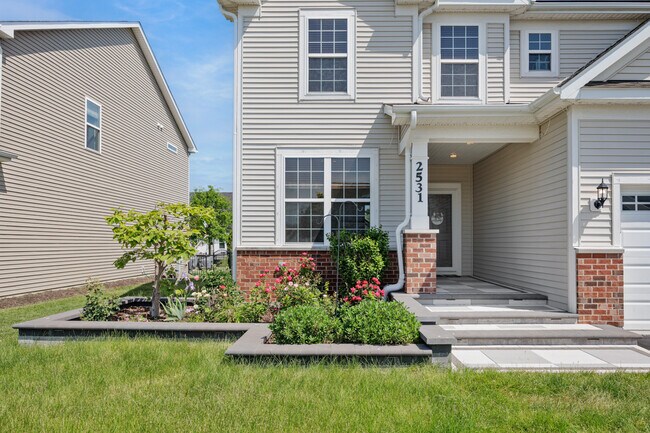 Building Photo - 2531 Basin Trail Ln