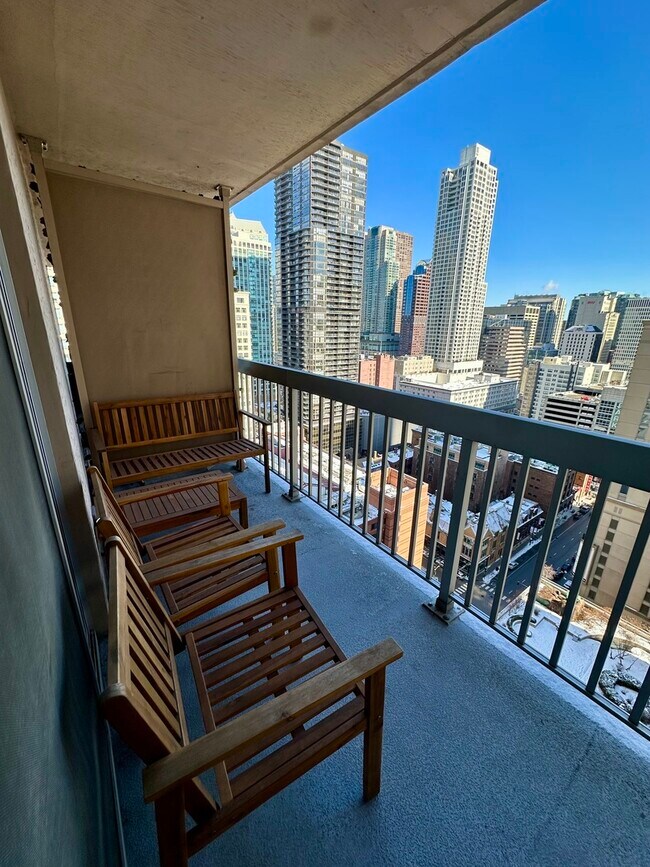 Building Photo - 545 N Dearborn St