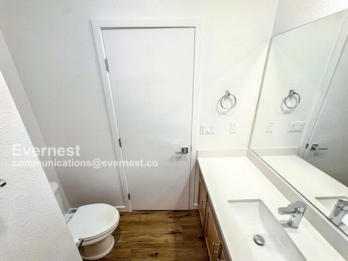 Building Photo - 6117 Bridgecross Dr