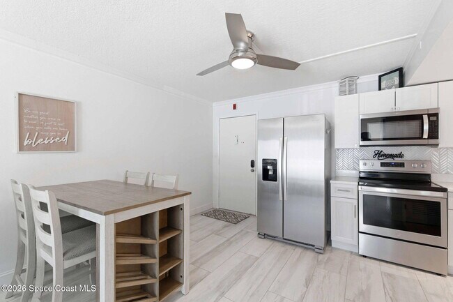 Building Photo - 4800 Ocean Beach Blvd