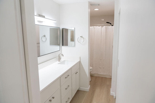 Building Photo - 602 Pinecrest Cir