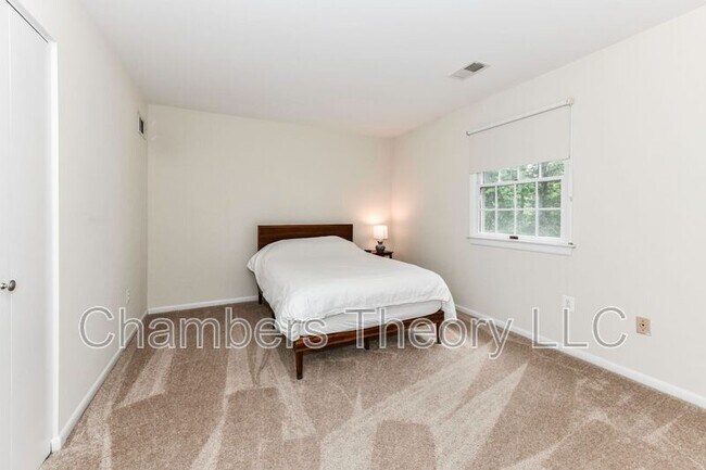 Building Photo - 8504 Shadeway Pl