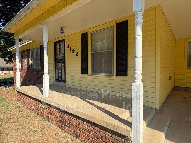 Building Photo - 3182 Casann Cove