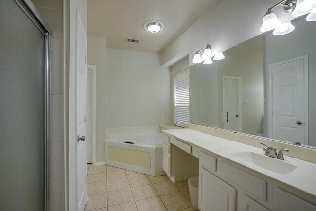 Building Photo - 2617 Black Canyon Dr