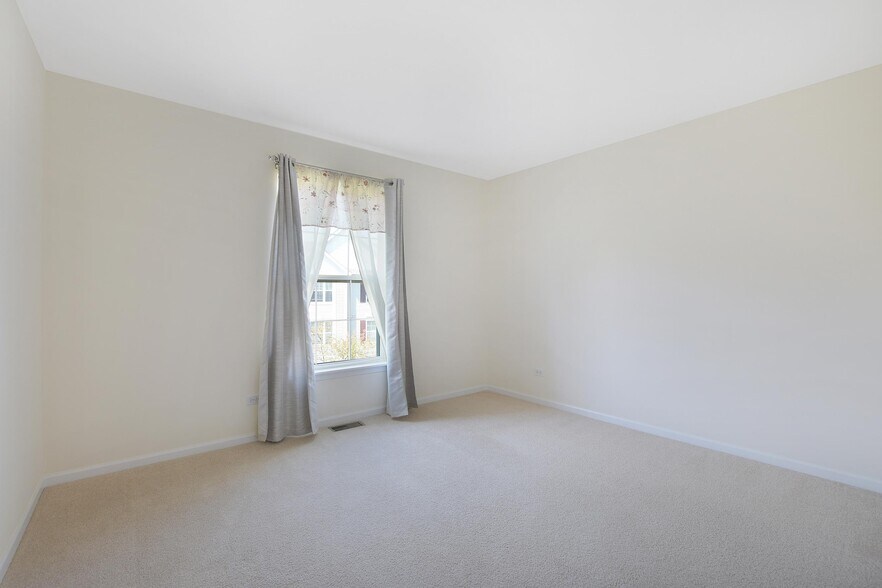 Building Photo - 670 Mill Cir