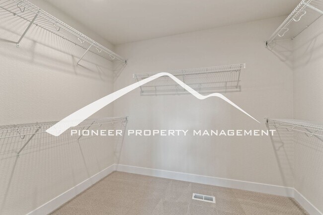 Building Photo - Breathtaking Pikes Peak Views in Desirable Wolf Ranch - 4 bedroom, 3 Full Bath, Office and Loft, ...