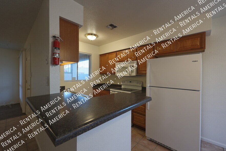 Building Photo - 9029 W Elm St