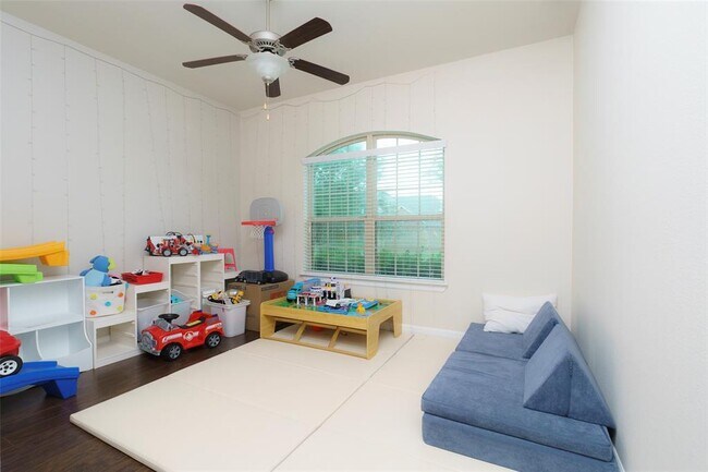 Building Photo - 209 Brantley Lake Ln
