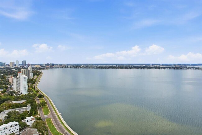 Building Photo - 3015 S Ysabella Ave