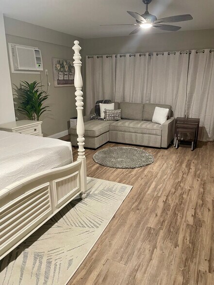 Building Photo - 16541 S Oleander Dr