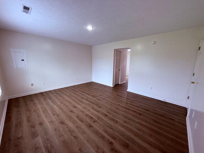 Building Photo - 340 Wakeman Ct NE