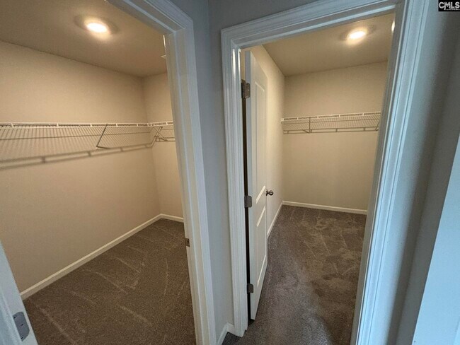 Building Photo - 520 Richmond Rd