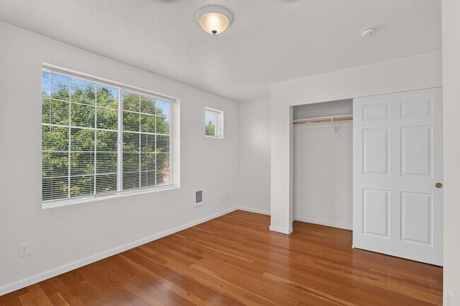 Building Photo - 2038 SE 171st Ave