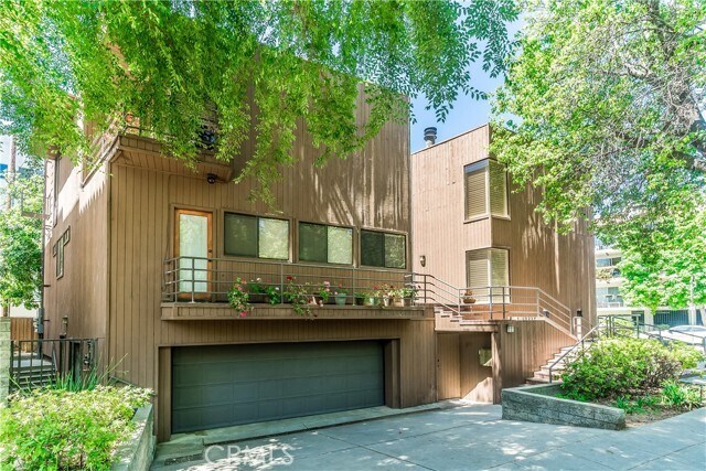 Building Photo - 13236 Valleyheart Dr
