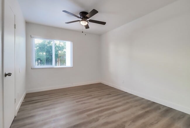 Building Photo - Hurlbut