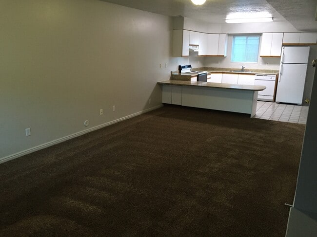 Building Photo - 156 W 1190 N