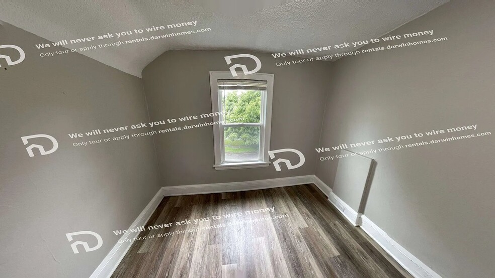 Building Photo - 336 Madison Ave