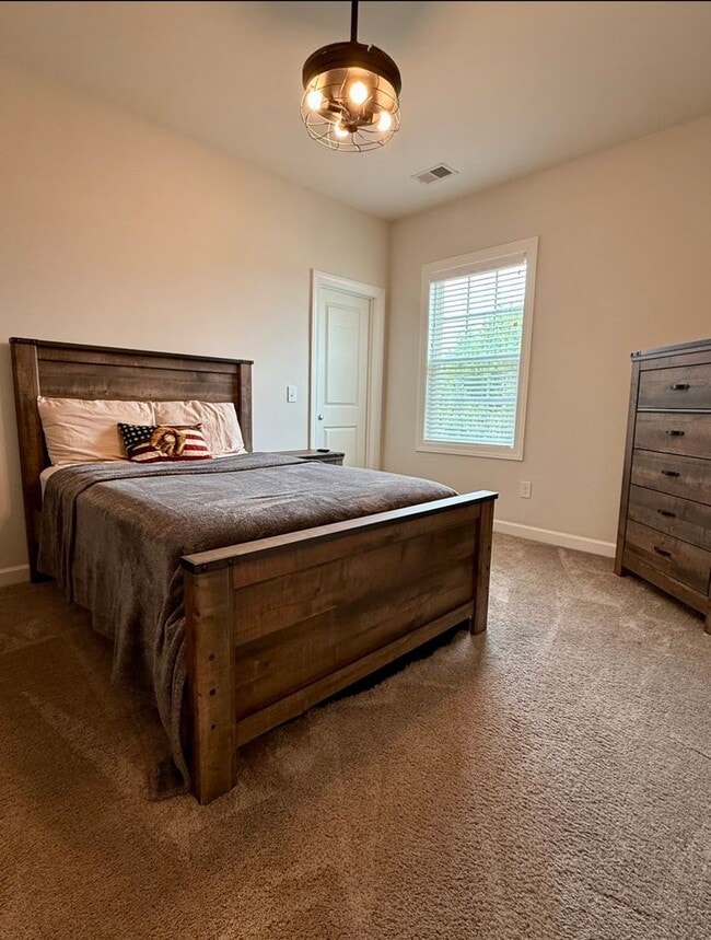 Building Photo - Luxury Living in Simpsonville – Spacious Home with Premium Amenities