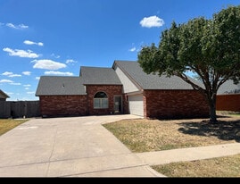 Building Photo - 4510 SW Wendy Dr