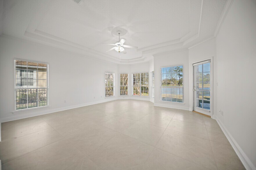 Building Photo - 10061 Vineyard Lake Rd E