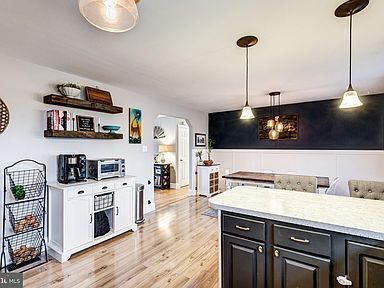 Building Photo - Meticulously maintained 2 bed 2 bath home
