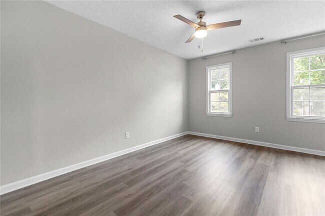 Building Photo - 773 Huntington Way NW