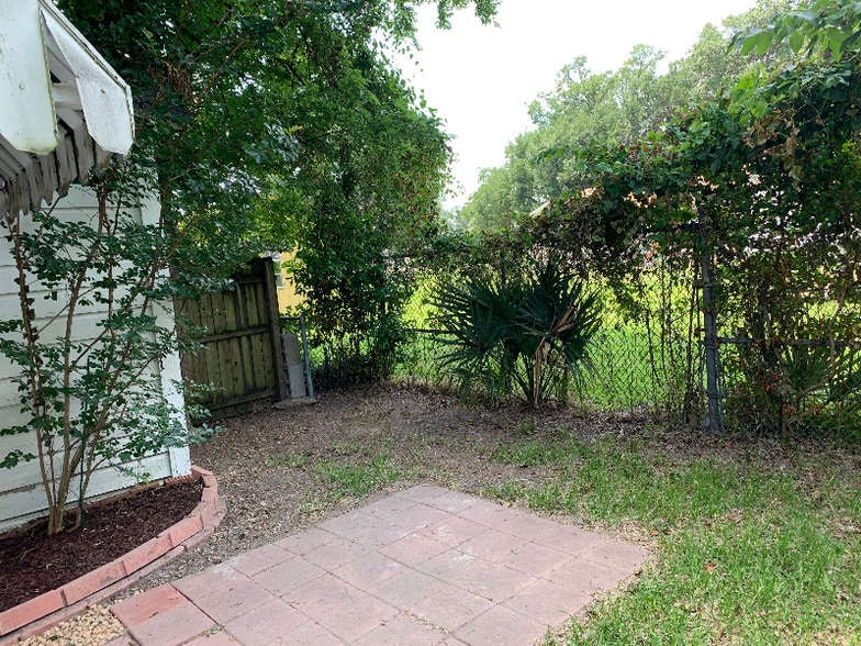 Building Photo - 1015 N 8th St