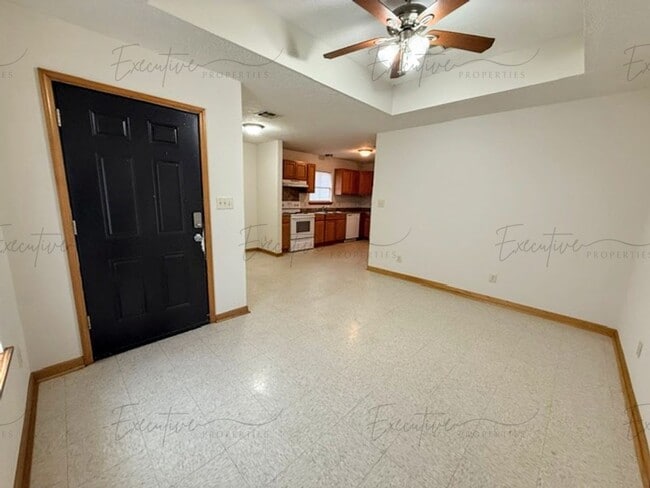 Building Photo - 2204 N Malcolm St