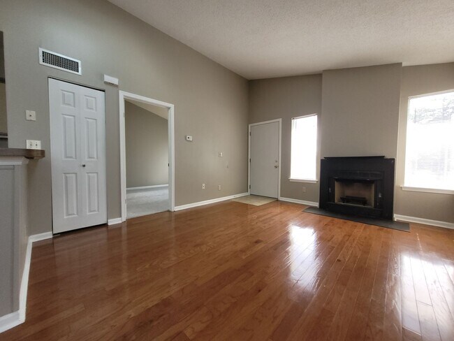 Building Photo - BROOKSIDE