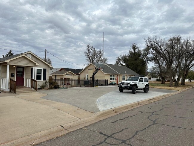 Building Photo - 510 Walnut Ave