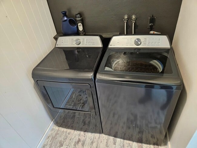 Building Photo - 3Bd/1Ba Single Story Home - For viewing!