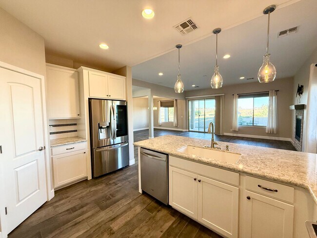 Building Photo - Gorgeous home in Chino Valley