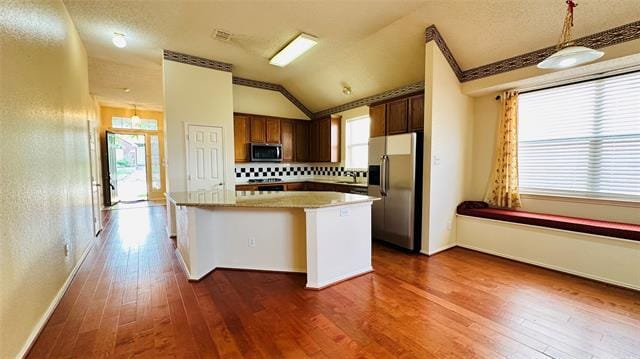 Building Photo - 2041 Fox Glen Dr