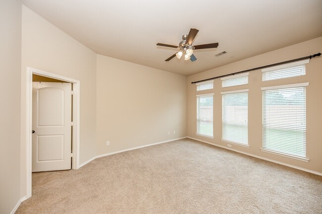 Building Photo - 29011 Davenport Dr