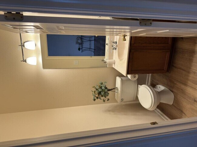 Building Photo - 21910 Goldcrest Run