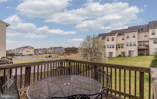 Building Photo - 105 Raphael Ct