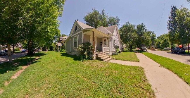 Building Photo - 731 Moro St