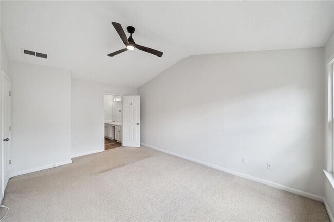 Building Photo - 1636 Heyford Cir NW