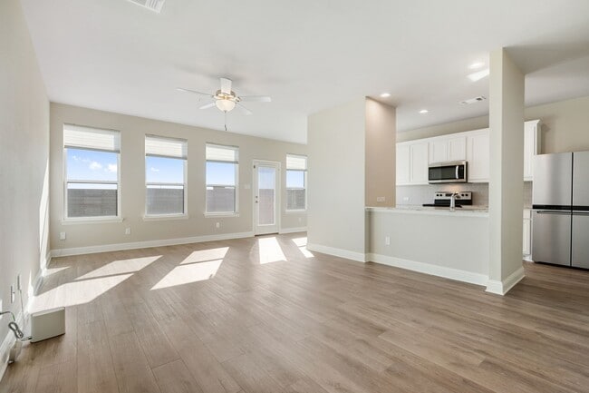 Building Photo - 2041 Layla Dr