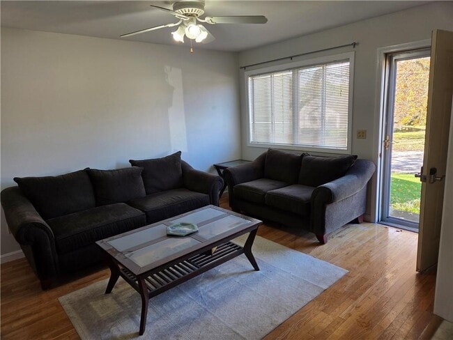 Building Photo - 15 Meadowview Ter