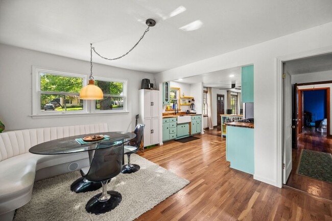 Building Photo - Charming North Nashville Cottage