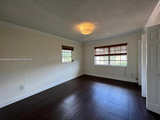 Building Photo - 8650 SW 109th Ave