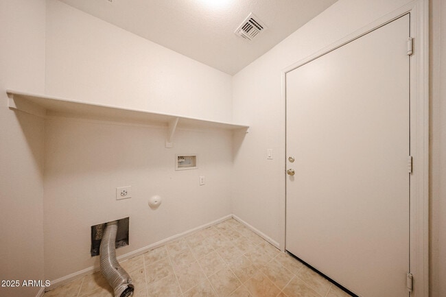 Building Photo - 4725 W Fawn Dr